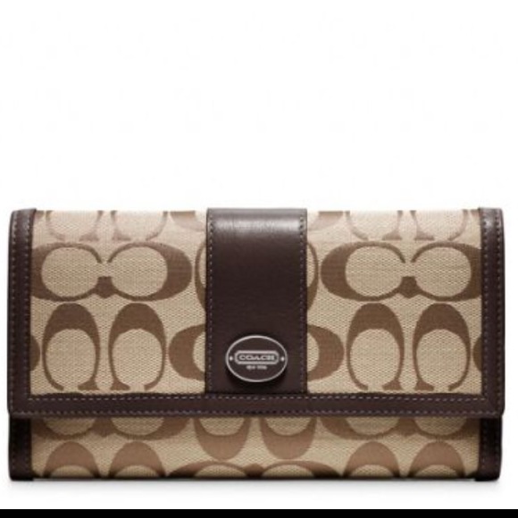 Coach Handbags - Preowned Coach Women’s Legacy Wallet